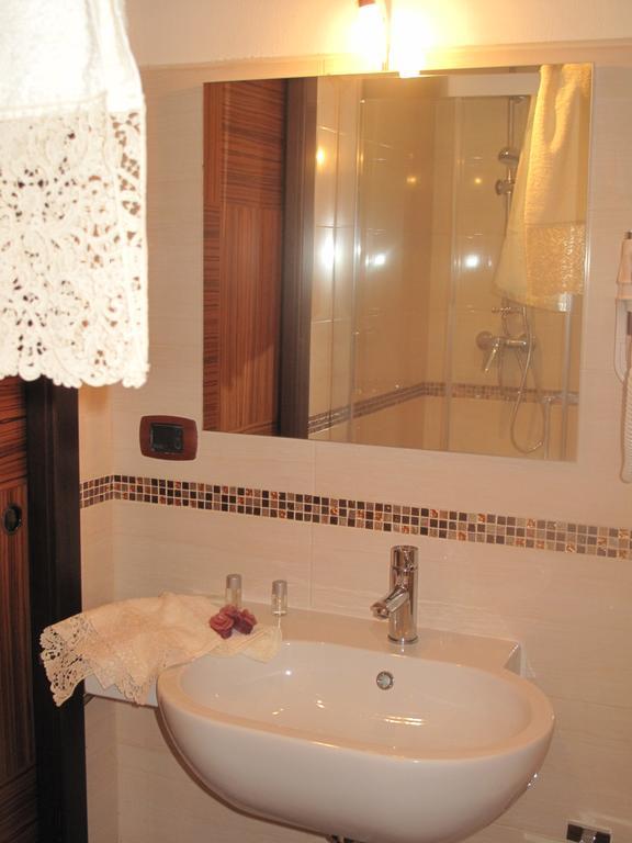 Marilyn Hotel ลาแตร์ซา ภายนอก รูปภาพ